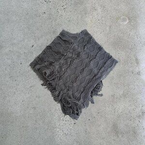 Grey knit poncho with fringe one size